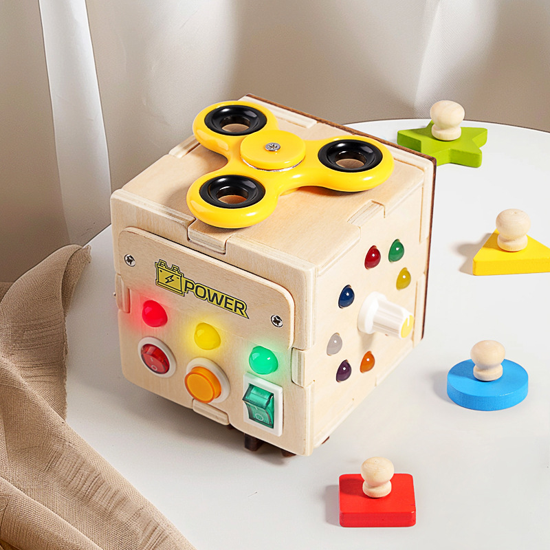 Wooden LED Light Up Guitar Bus - Montessori Wooden Busy Board Toddler 评论和价格